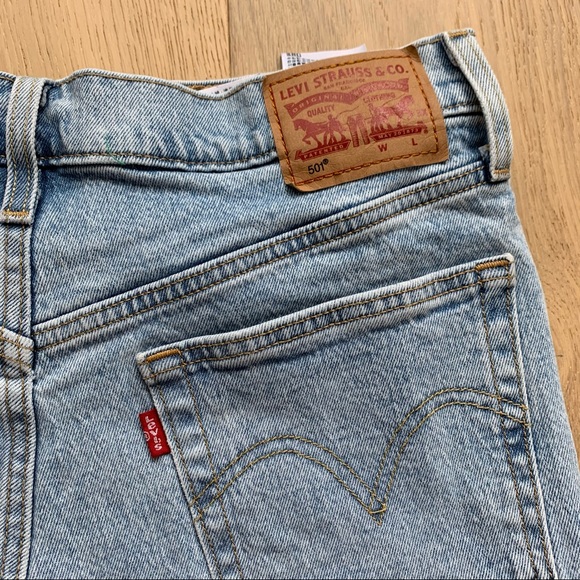 Levi’s 501 Light Wash Distressed Button Fly Shorts - Picture 8 of 8